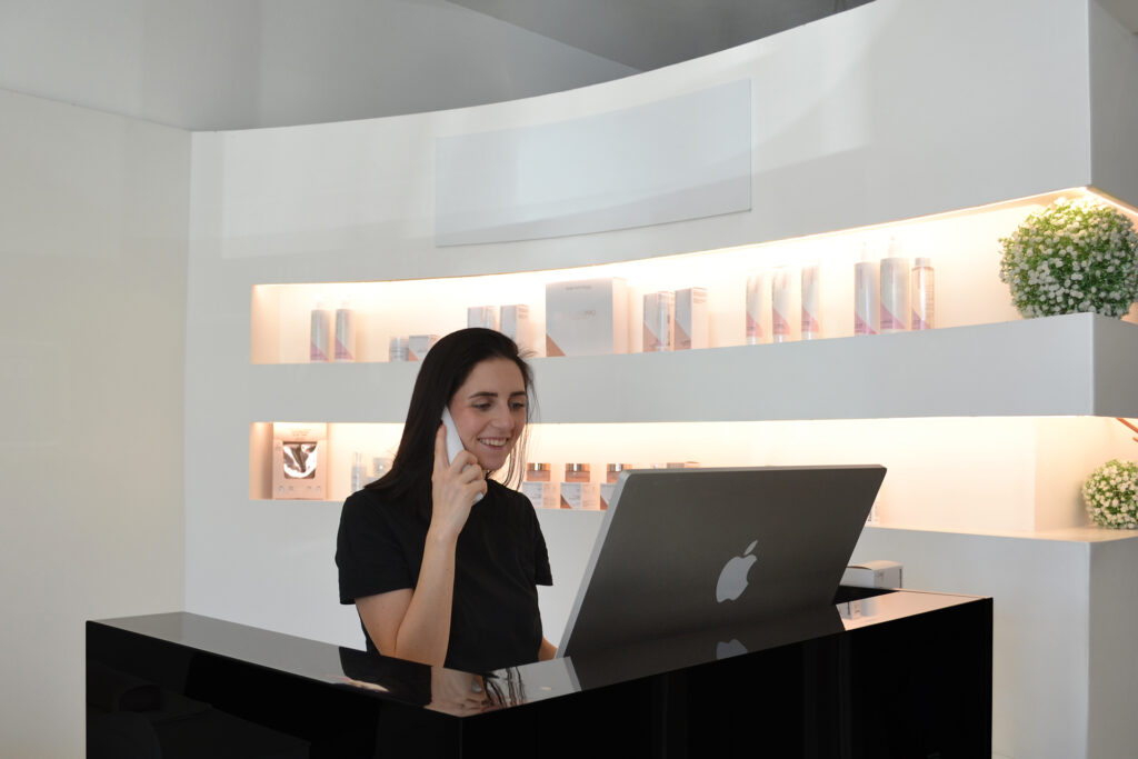 Contatti receptionist telefono contatti camy